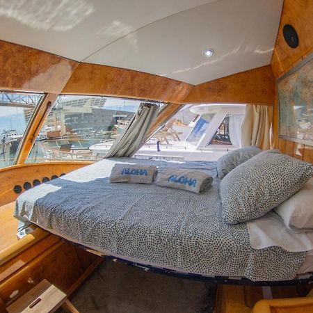 מלון סנט אדריה דה בסוס Boat Aloha מראה חיצוני תמונה