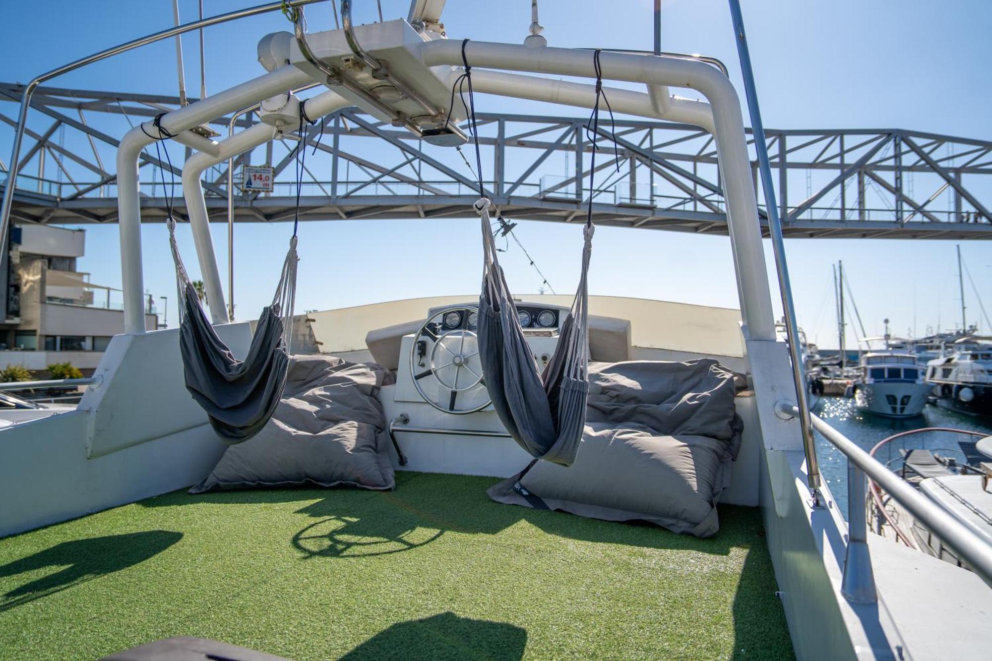 מלון סנט אדריה דה בסוס Boat Aloha מראה חיצוני תמונה