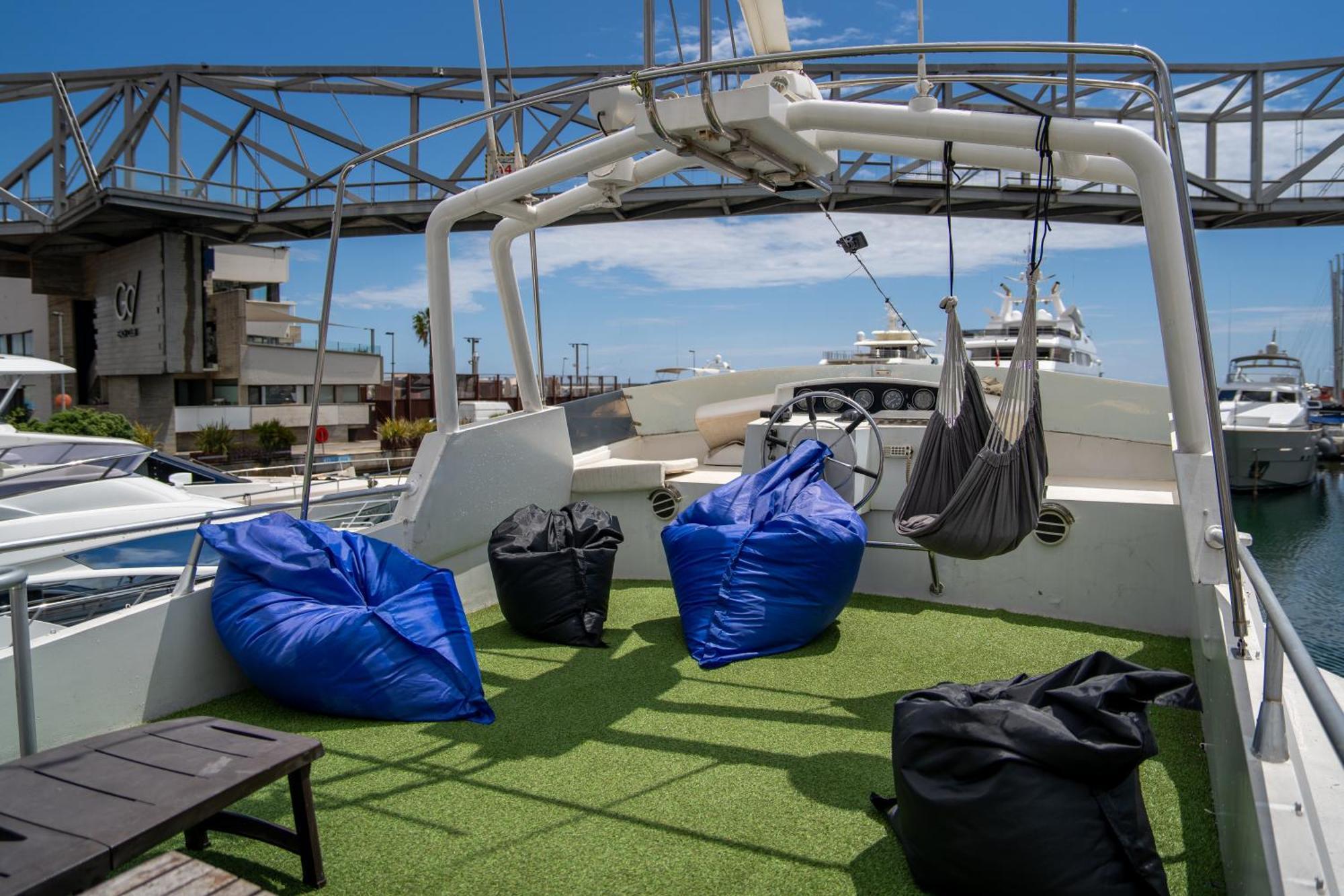 מלון סנט אדריה דה בסוס Boat Aloha מראה חיצוני תמונה